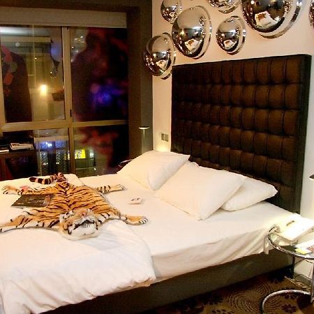 Hotel 2Fashion House Атина Екстериор снимка