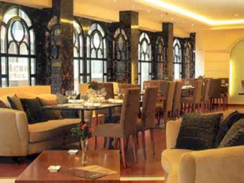 Hotel 2Fashion House Атина Екстериор снимка