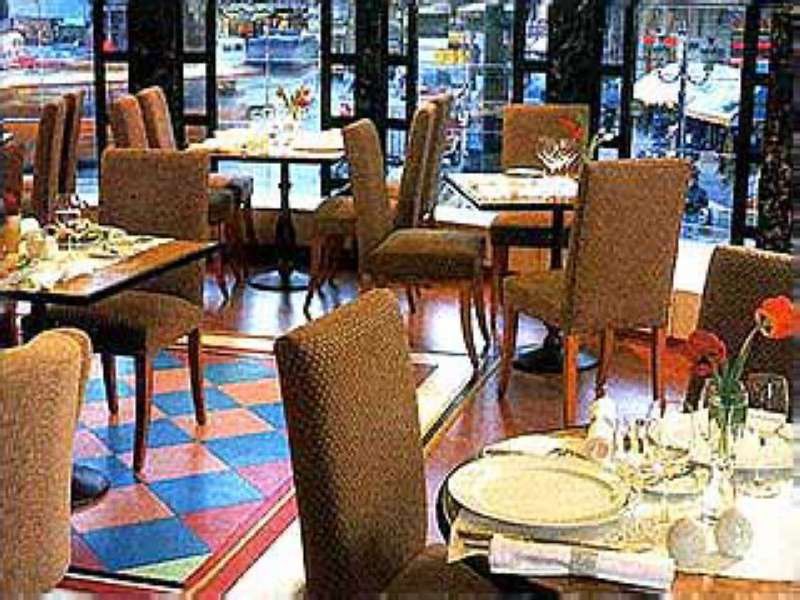Hotel 2Fashion House Атина Екстериор снимка
